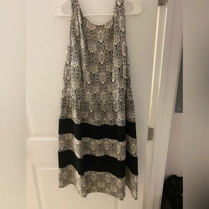 *LIKE NEW* Cream & Black Floral Dress - Size 24W